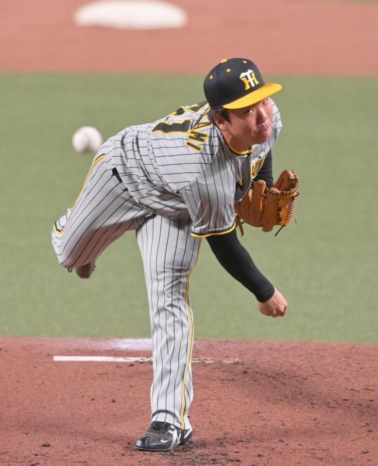 　力投する先発の村上（撮影・立川洋一郎）