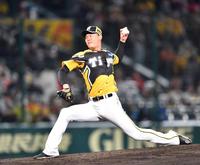 　４回、２番手で登板した及川（撮影・中田匡峻）