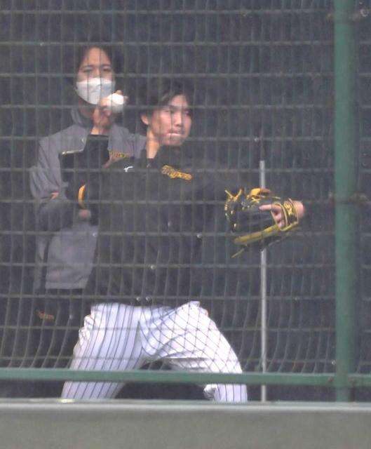 阪神・湯浅が復帰へ前進 「全然問題なく投げていけるんじゃないかなと」 キャッチボール再開、20メートルで50球
