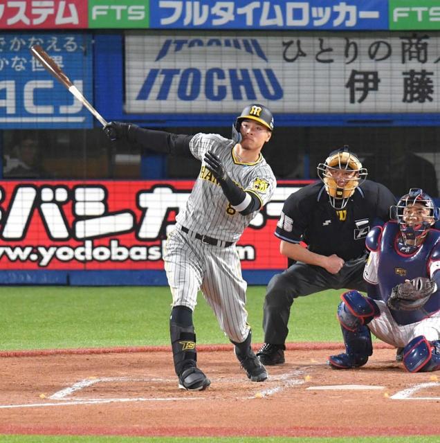 阪神・佐藤輝 ノってきテル!V2号&ダメ押し3号 同期・村上を強力援護