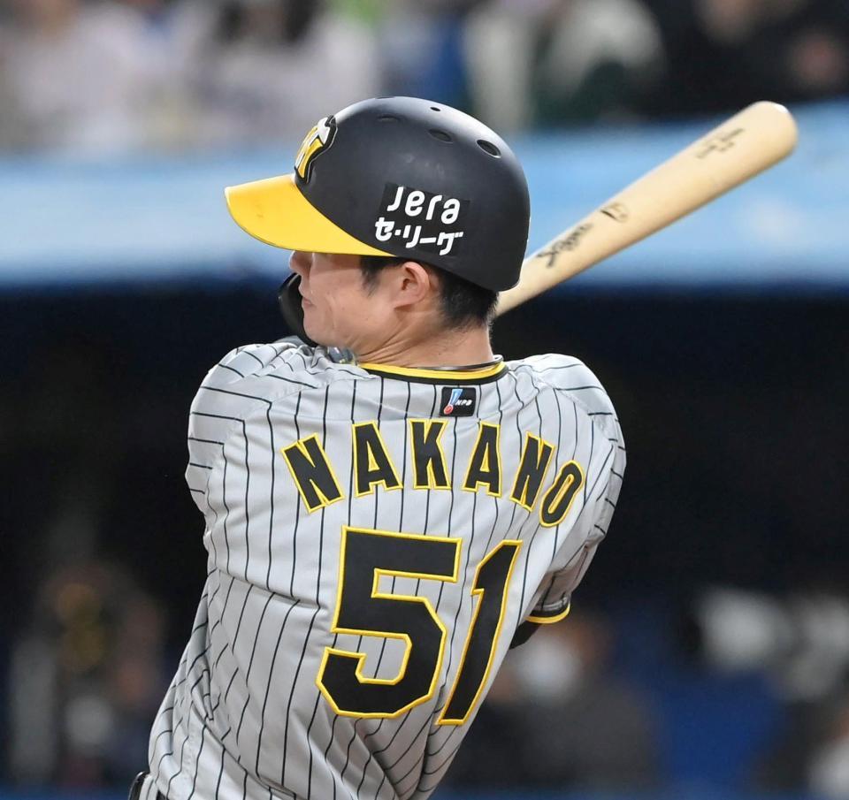 　６回、ソロを放つ中野（撮影・高部洋祐）