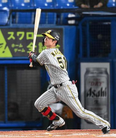 　６回、ソロを放つ中野（撮影・金田祐二）