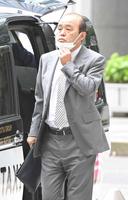 　帰阪する岡田監督