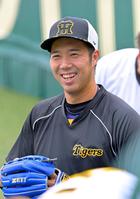 　笑顔を見せる青柳（撮影・立川洋一郎）