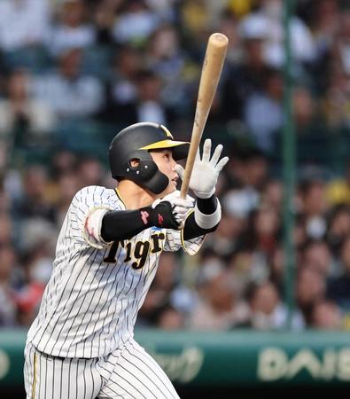 　２回、先制適時三塁打を放つ木浪（撮影・山口登）