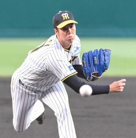 　先発し力投する青柳