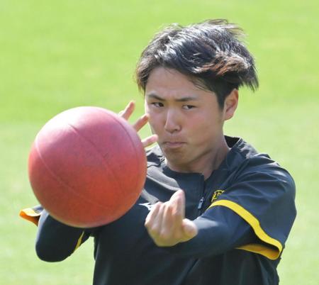 　１軍に合流して汗を流す浜地（撮影・立川洋一郎）