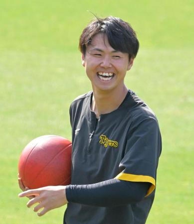 　１軍に合流して練習する浜地（撮影・立川洋一郎）