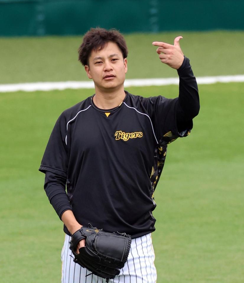 　登板に向けキャッチボールする大竹（撮影・山口登）