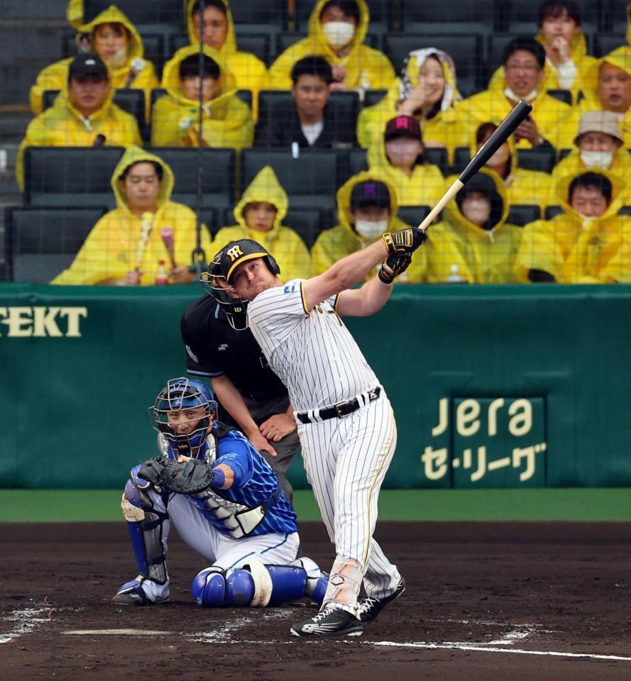 阪神が2日連続で序盤にビッグイニング！近本＆佐藤輝の適時打、ノイジーの勝ち越し犠飛など3四死球を生かす 阪神タイガース デイリースポーツ Online