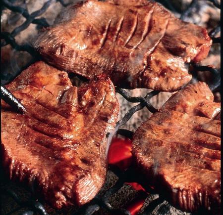 　牛たん炭焼　利久