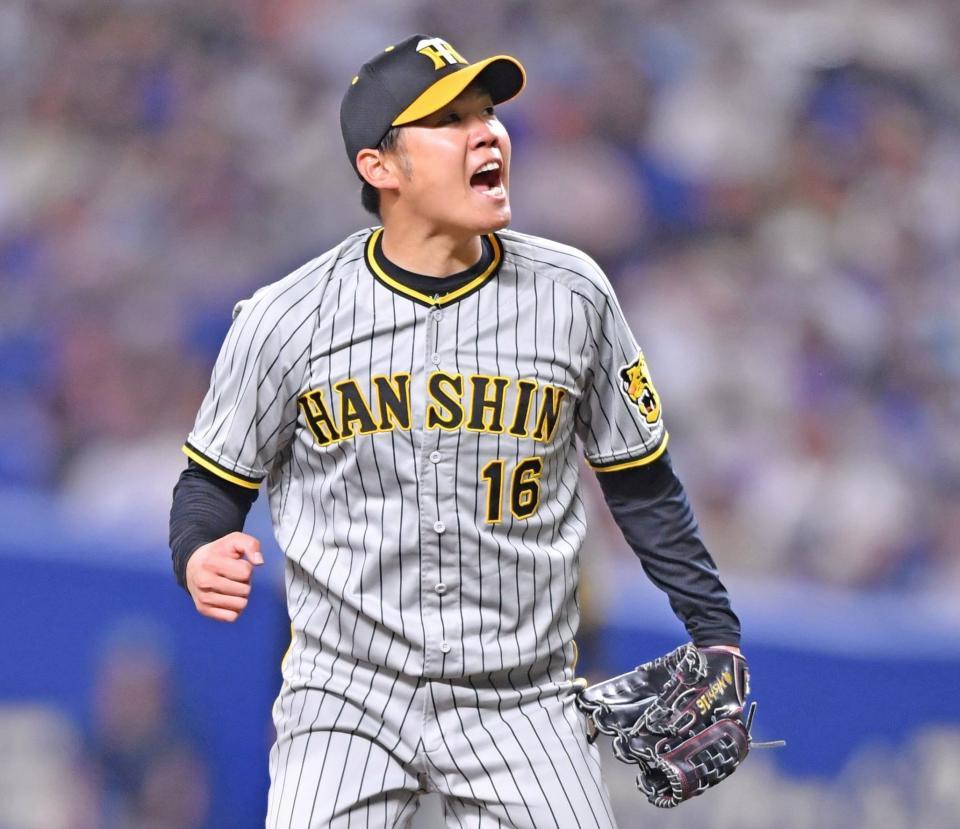 　７回、鵜飼を空振り三振に斬り、ほえる西勇（撮影・中田匡峻）