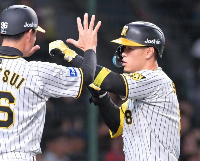 阪神・佐藤輝、2リーグ制後の球団8000号 メモリアル弾に本人も