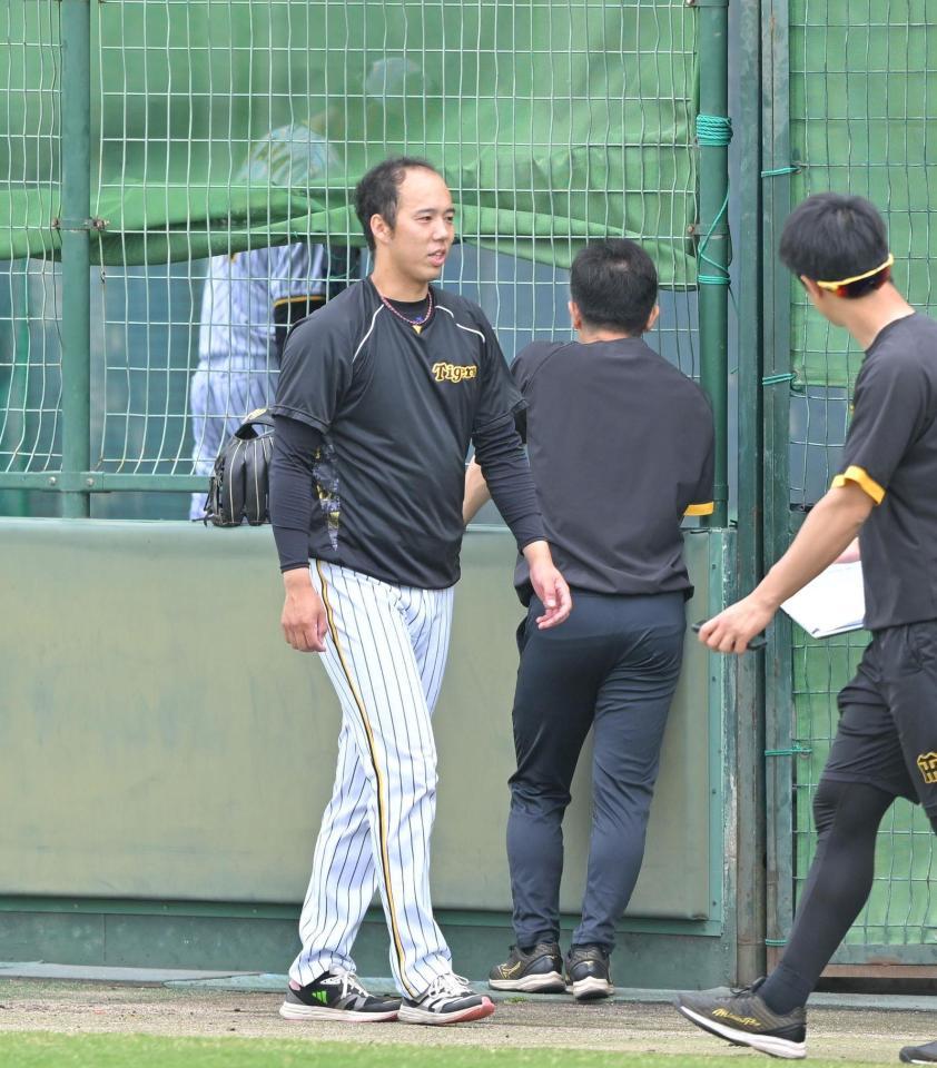 　２軍に合流した青柳（撮影・中田匡峻）