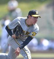 　先発し力投する富田（撮影・石井剣太郎）