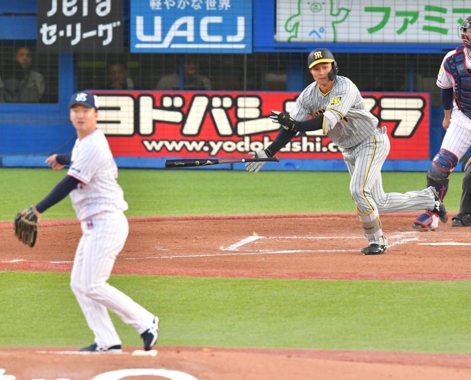 　２回、中前打を放つ森下（撮影・西岡正）