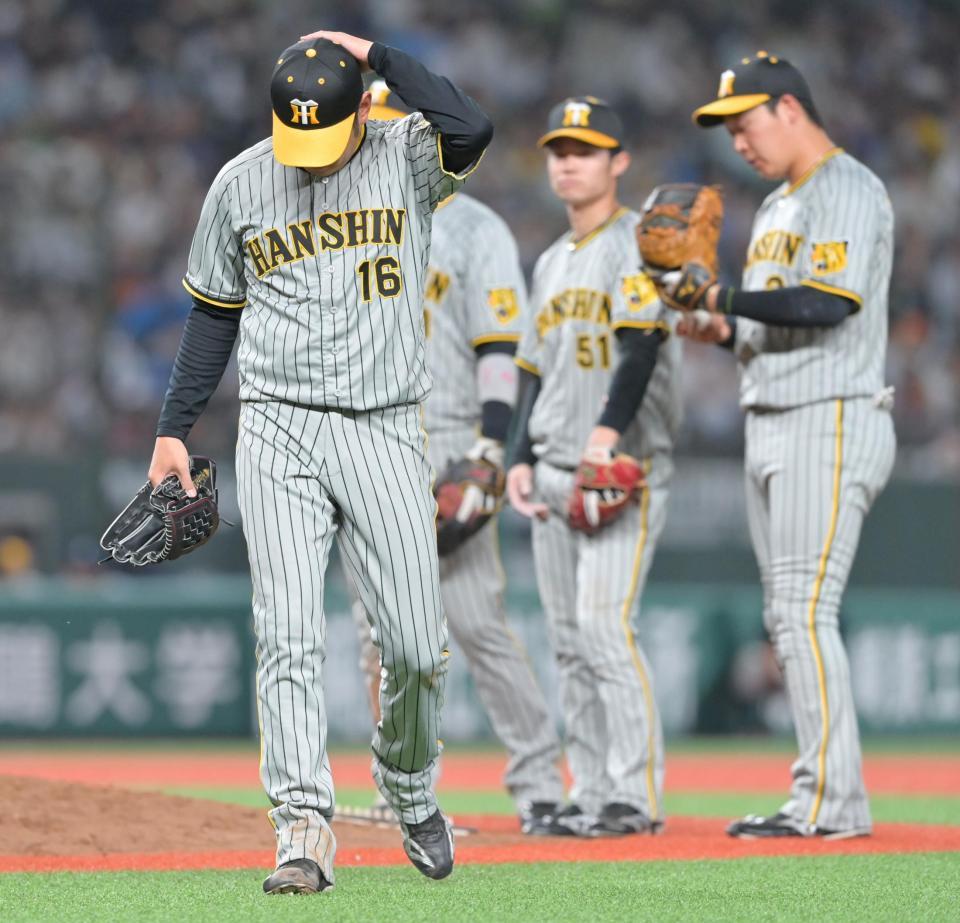 　７回に２点を追加されたところで途中降板する西勇（１６）＝撮影・立川洋一郎