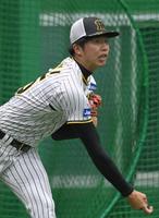 　キャッチボールする才木（撮影・高部洋祐）