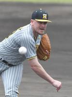 　先発し力投するビーズリー（撮影・石井剣太郎）