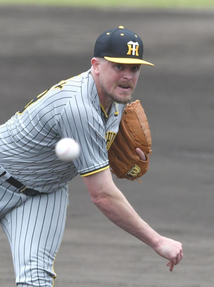 　先発し力投するビーズリー（撮影・石井剣太郎）