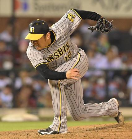 　６回、投球時にバランスを崩す西勇（撮影・高部洋祐）