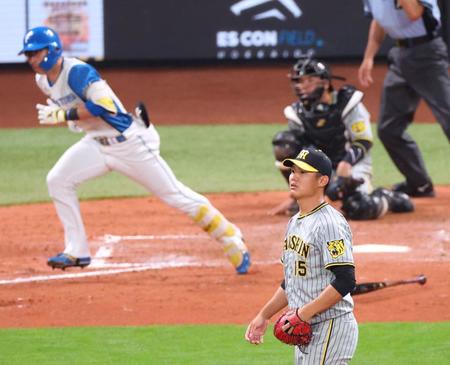 　４回、江越にソロを浴びた西純（撮影・吉澤敬太）