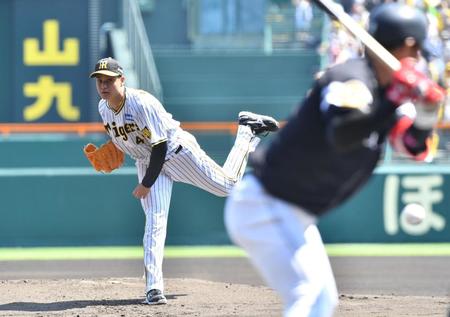 　１回、今宮を見逃し三振に斬る大竹（撮影・中田匡峻）