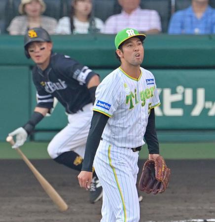 　７回、牧原大に適時二塁打を打たれ先制を許す加治屋（撮影・立川洋一郎）