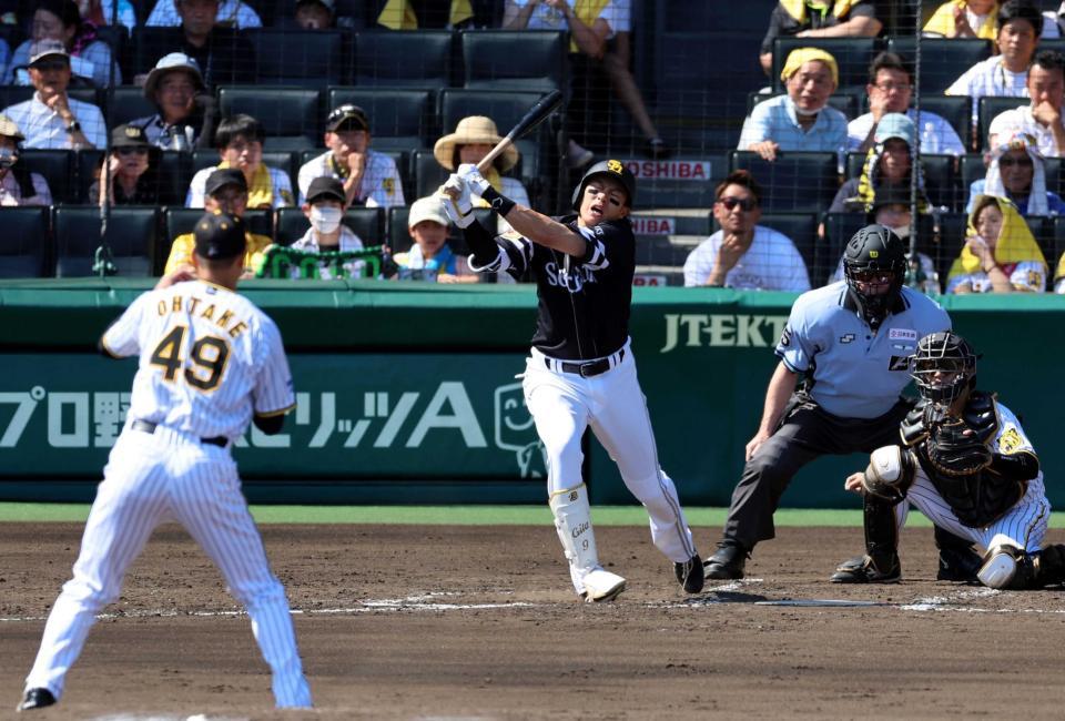 　４回、柳田を空振り三振に斬る（撮影・山口登）