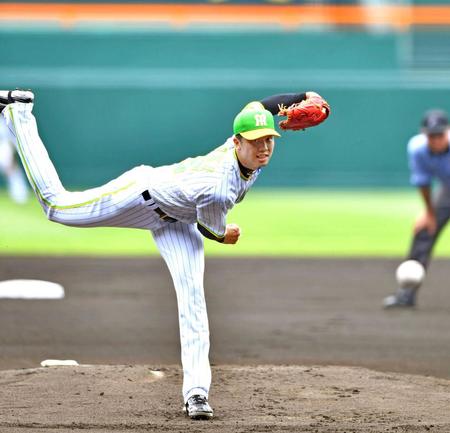 　力投する先発の才木