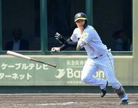 　６回、左前に勝ち越しの２点適時打を放つ森下