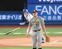 ３回、牧（後方）に中前適時打を打たれたビーズリー（撮影・堀内翔）