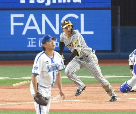 　９回、今永から左前打を放つ森下（撮影・堀内翔）