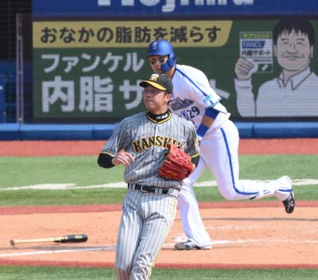 　２回、伊藤に先制の右犠飛を打たれた才木（撮影・堀内翔）