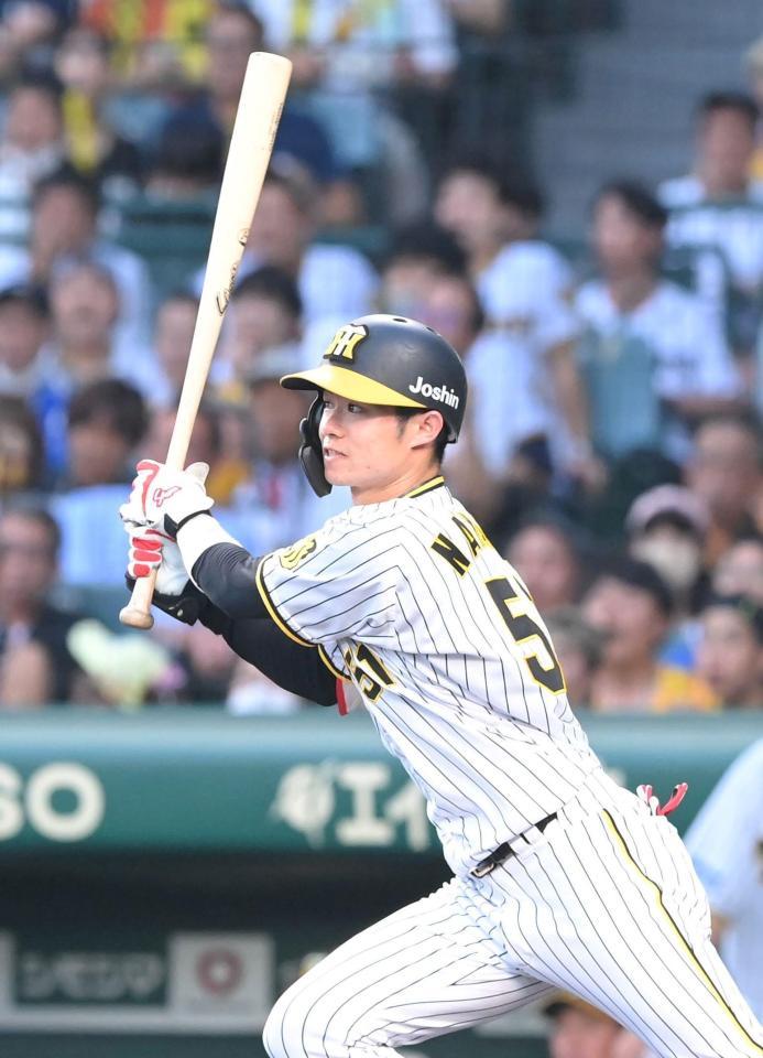 　３回、適時打を放つ中野（撮影・高部洋祐）