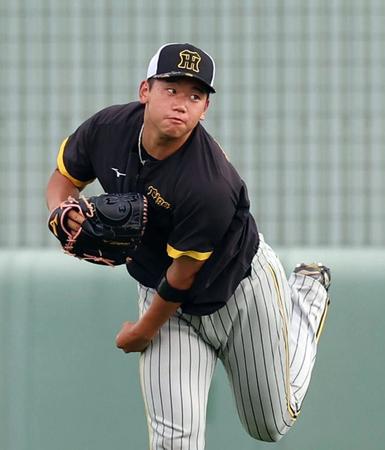 　キャッチボールする門別（撮影・山口登）