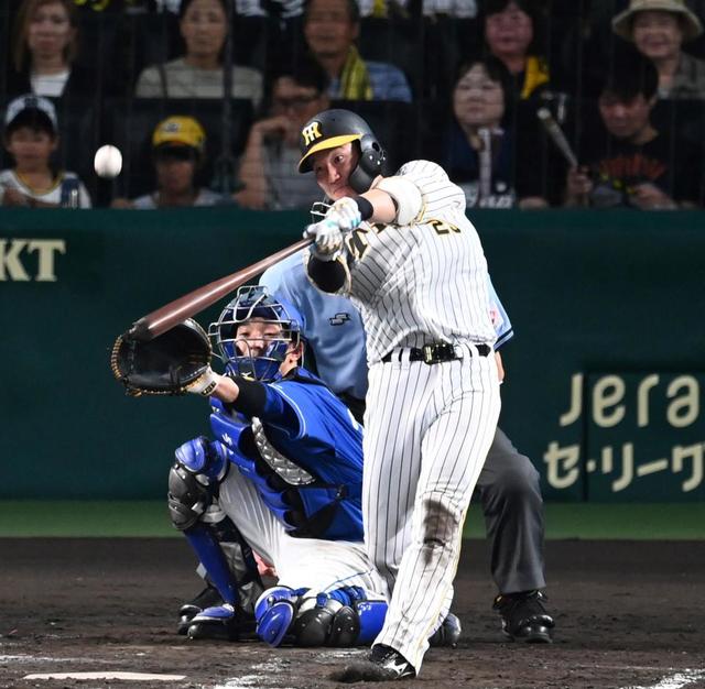 直球破壊王子」阪神・渡辺諒が移籍後初の甲子園本塁打 3番抜てきに
