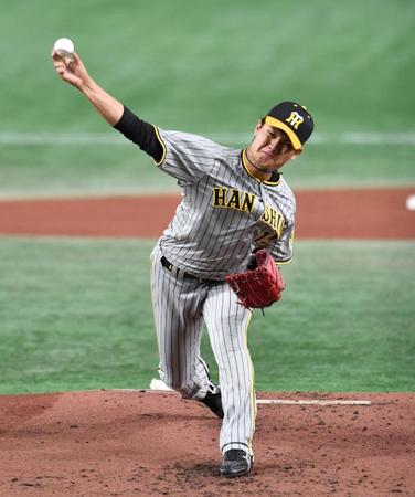 　巨人打線相手に力投する西純（撮影・佐々木彰尚）