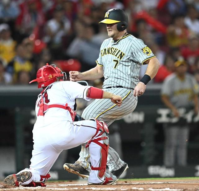 阪神　本塁に滑り込まずにアウトになったノイジーが弁明　鳥谷氏は苦言　岡田監督「３点差で回すと思てなかった」