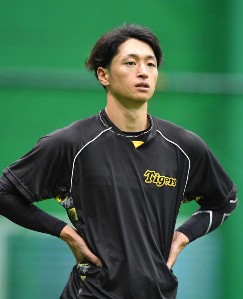 　自身のけがについて語った近本