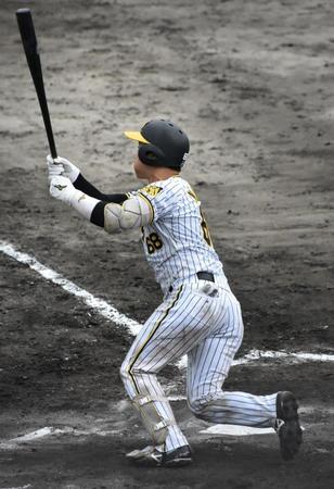 　７回、２号２ランを放った中川