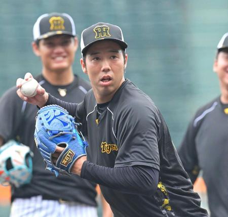 　ＤｅＮＡ戦に向け調整する青柳（撮影・立川洋一郎）