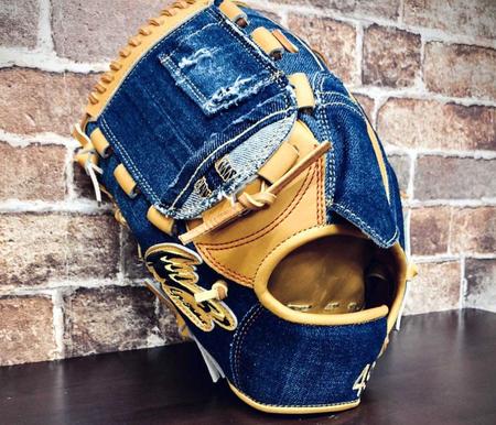 　大竹の球宴用グラブ（プロスペクト社提供）