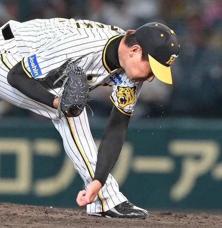 　力投する岩崎（撮影・高部洋祐）