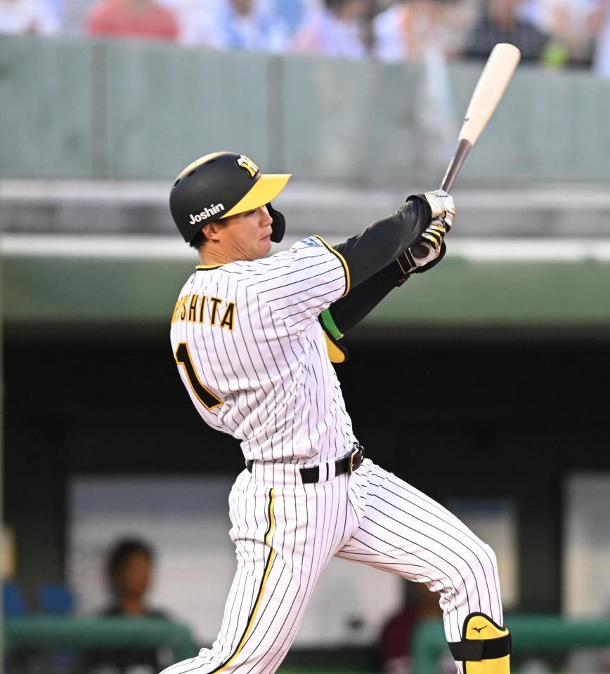 　３回、中前打を放つ森下（撮影・金田祐二）