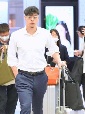 　広島から東京へ向かう佐藤輝