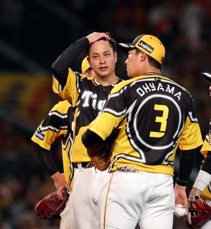 　６回、勝ち越しを許し５失点で降板する大竹（撮影・山口登）