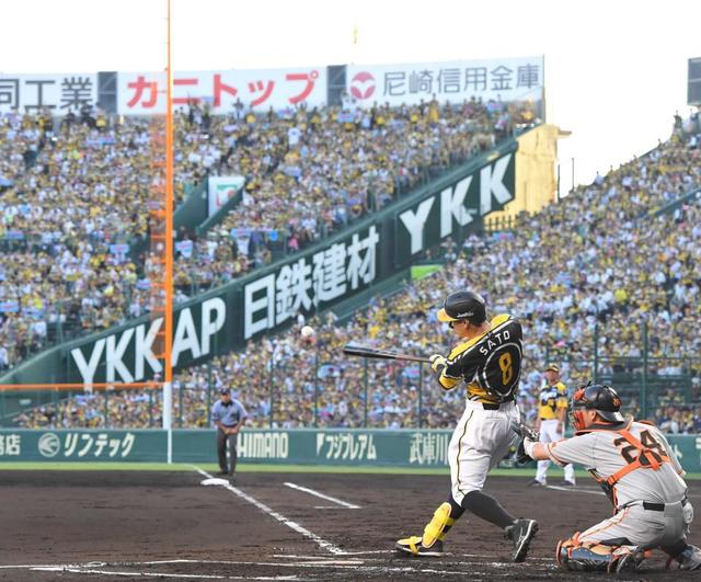 阪神・佐藤輝に復調気配　ドラ１クリーンアップの５番がＧ撃マルチ「いいところに飛んだ」