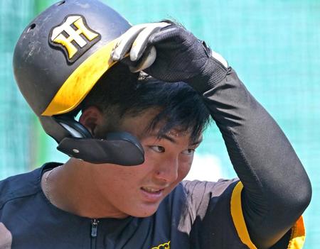 　打撃練習を終えた前川（撮影・立川洋一郎）