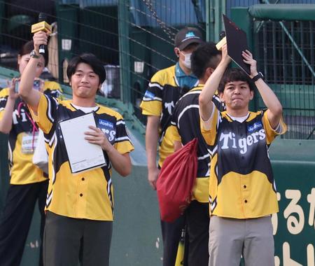 　球場を盛り上げる、さや香（撮影・山口登）